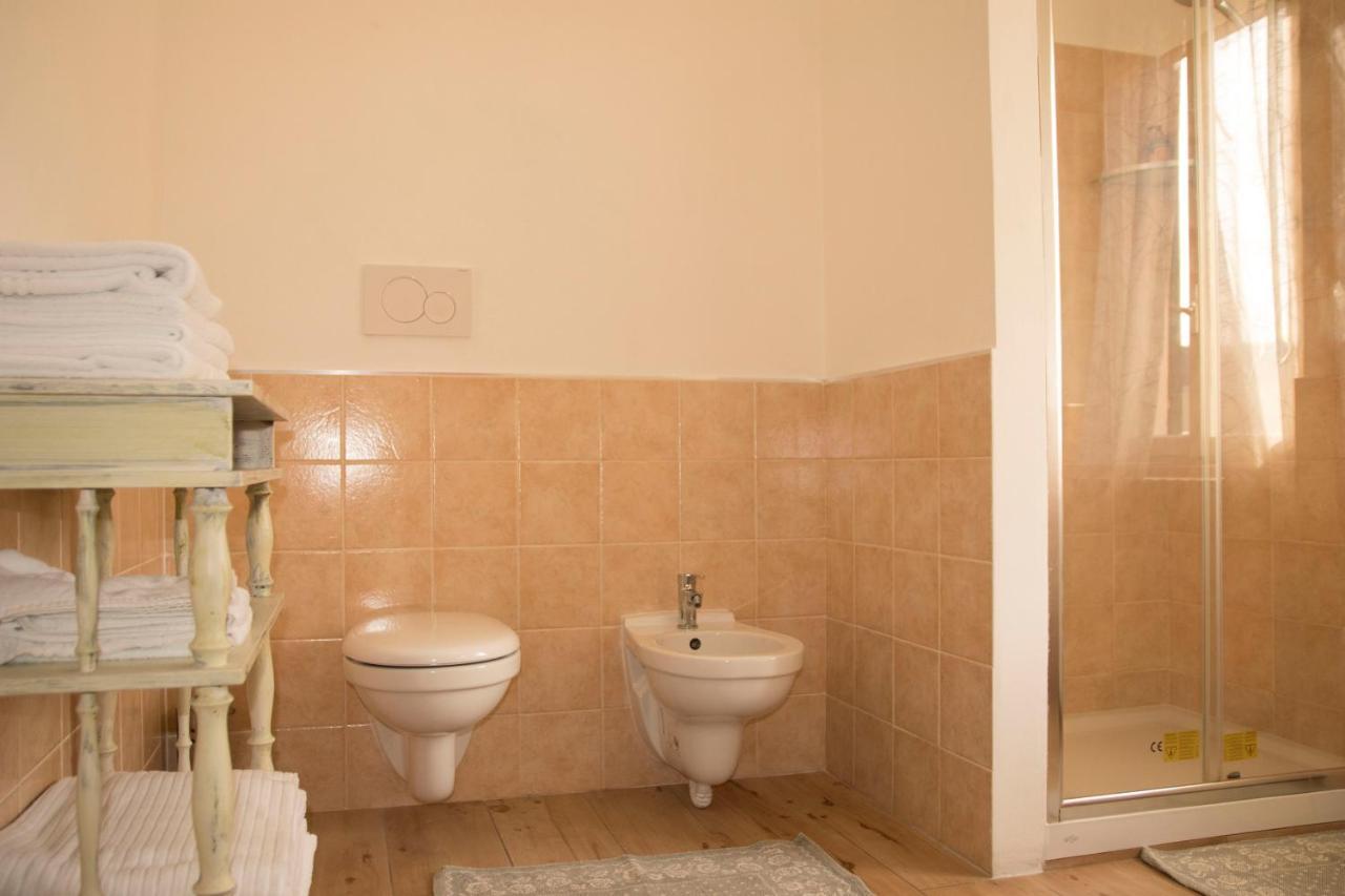 Domus Vicina Al Centro Storico Apartment Pavia Exterior photo